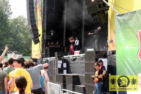 Babylon Circus (F) 13. Chiemsee Reggae Festival, Übersee - Main Stage 18. August 2007 (2).JPG